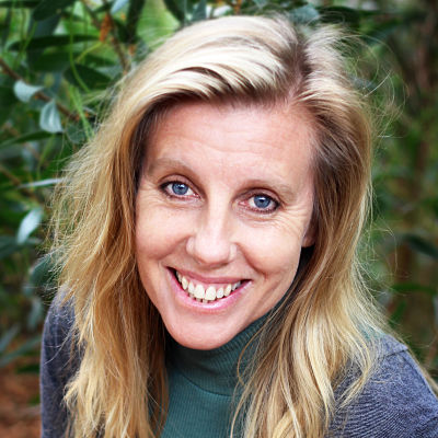 Donna M Cameron author