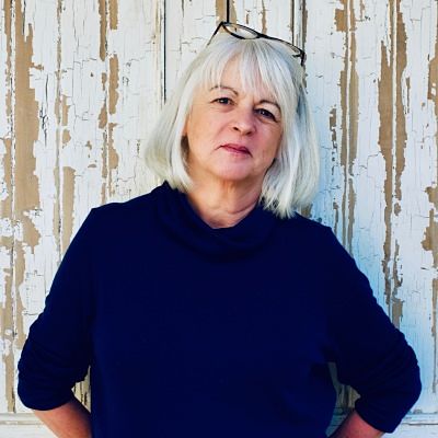 Digging up the Past with Tea Cooper