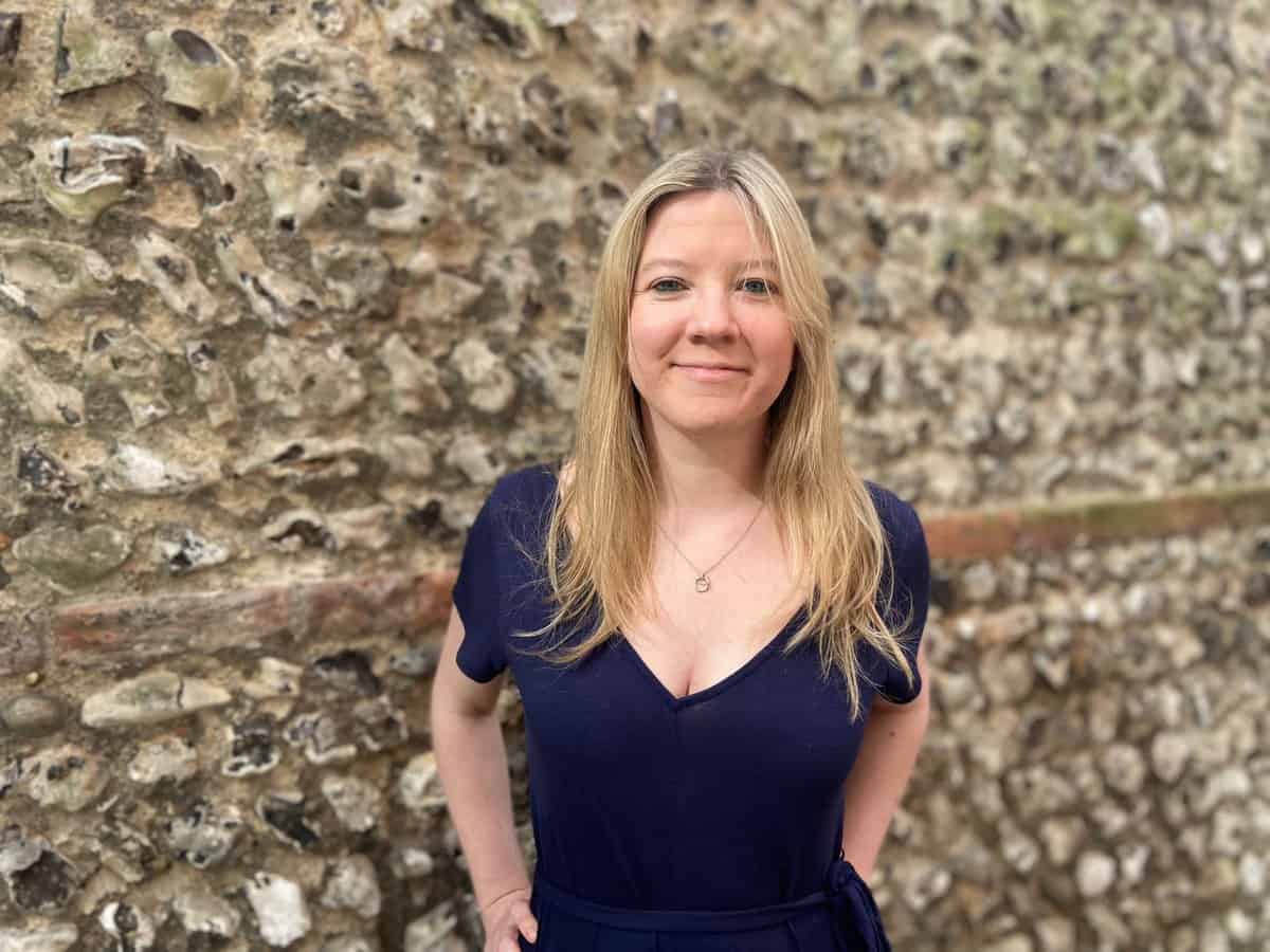 Sara-Barnard-headshot-1 Sara barnard headshot 1