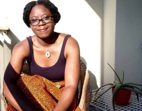 What is author Shade Lapite reading?