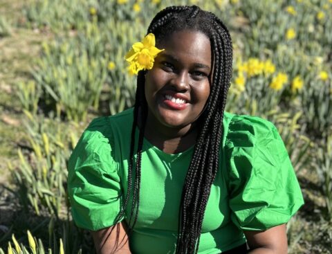 What is bestselling author Kamilah Cole reading?