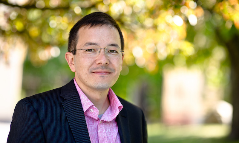 Shaun Tan wins the Kate Greenaway medal