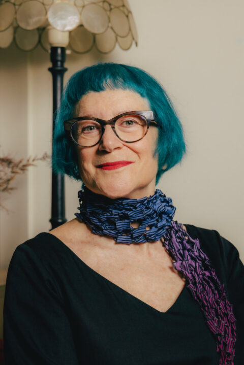 What Linda Jaivin’s reading and Bombard the Headquarters!