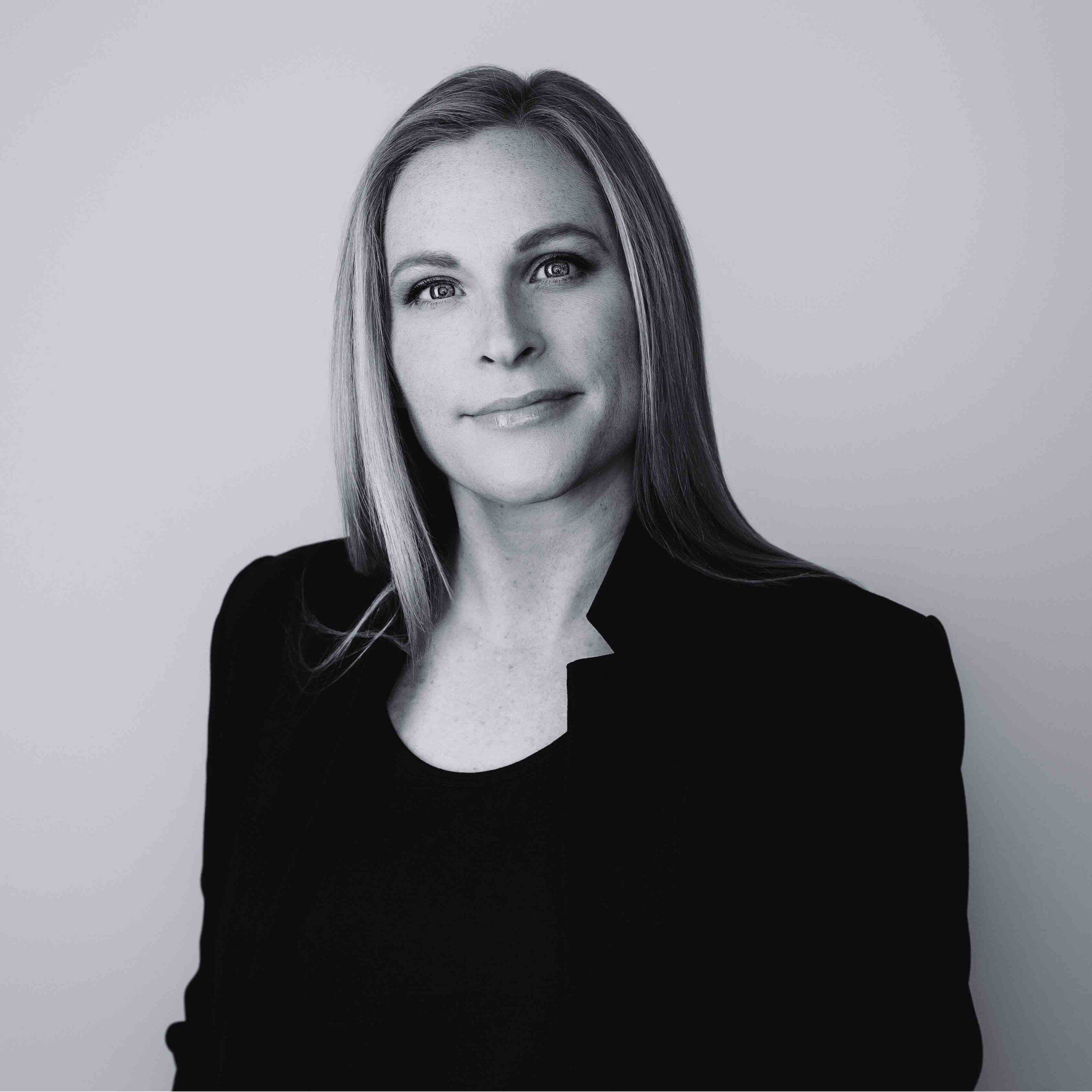 Devney Perry on Romance to Romantasy with Shield of Sparrows