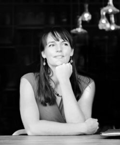 Zanni L Arnot author