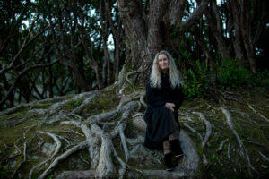 Elizabeth-Knox-Author