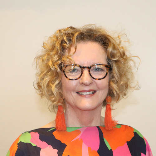 Vicki Bennett on her story of love, war, and intergenerational healing, ‘The Letters’