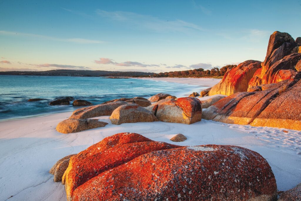 Binalong Bay – BAY OF FIRES/LARAPUNA