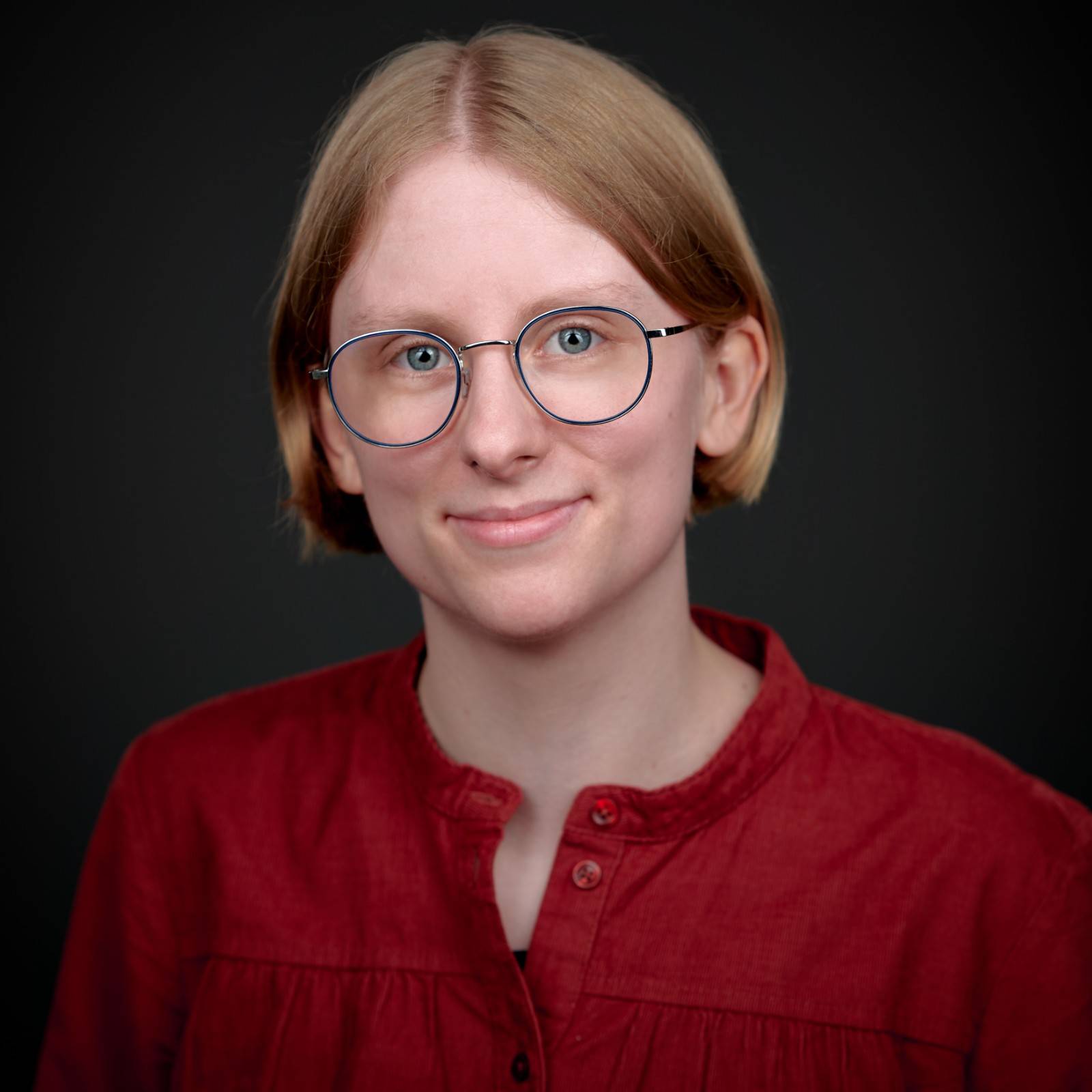 Johanna van Veen author photo.jpg Johanna van Veen author photo.jpg
