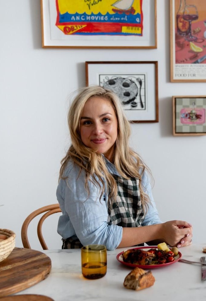 LizzieHewson-author-image version2